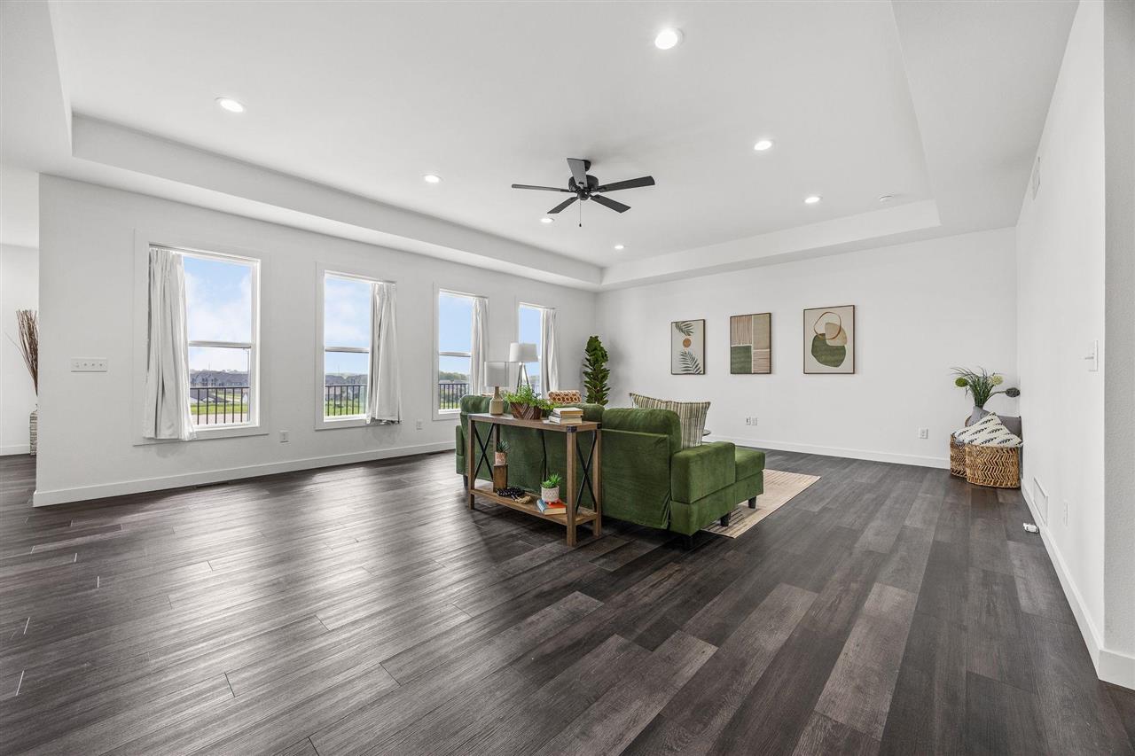 1404 Green Oak Pass Tiffin IA 52340