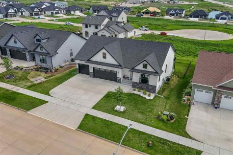 1404 Green Oak Pass Tiffin IA 52340