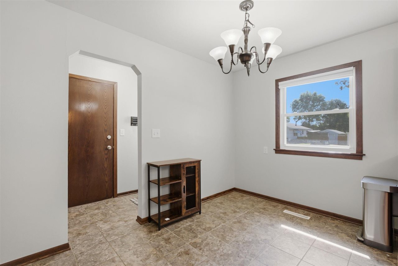 1306 E 2nd Street Washington IA 52353