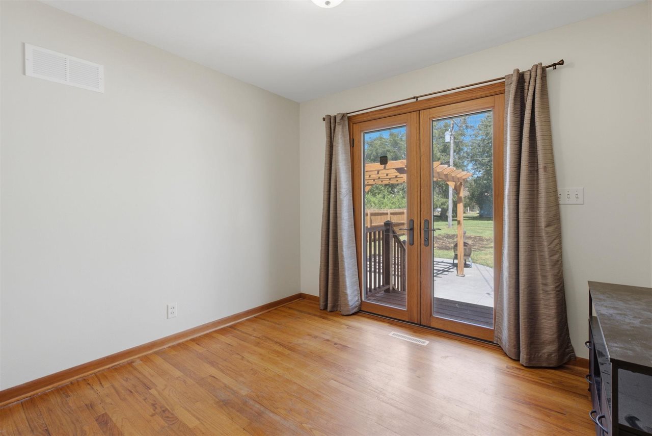 1306 E 2nd Street Washington IA 52353
