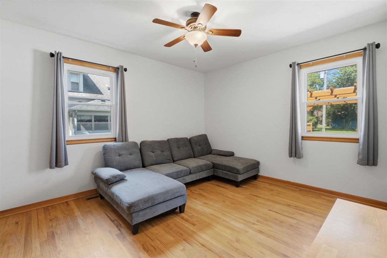 1306 E 2nd Street Washington IA 52353