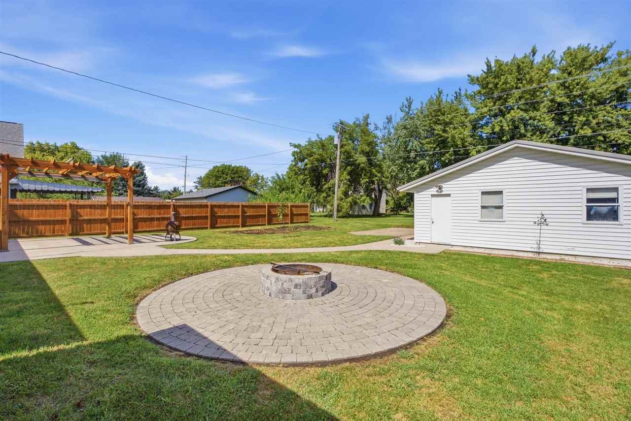 1306 E 2nd Street Washington IA 52353