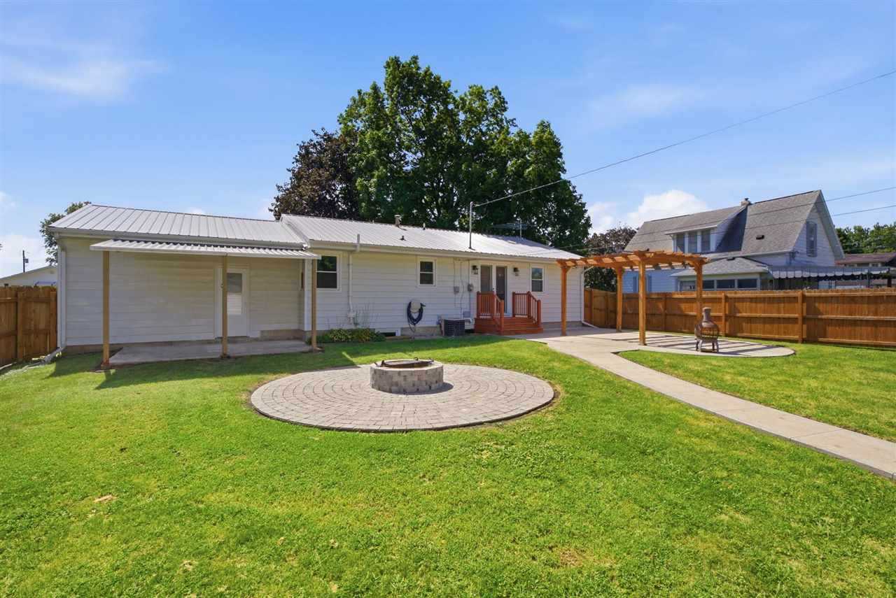 1306 E 2nd Street Washington IA 52353
