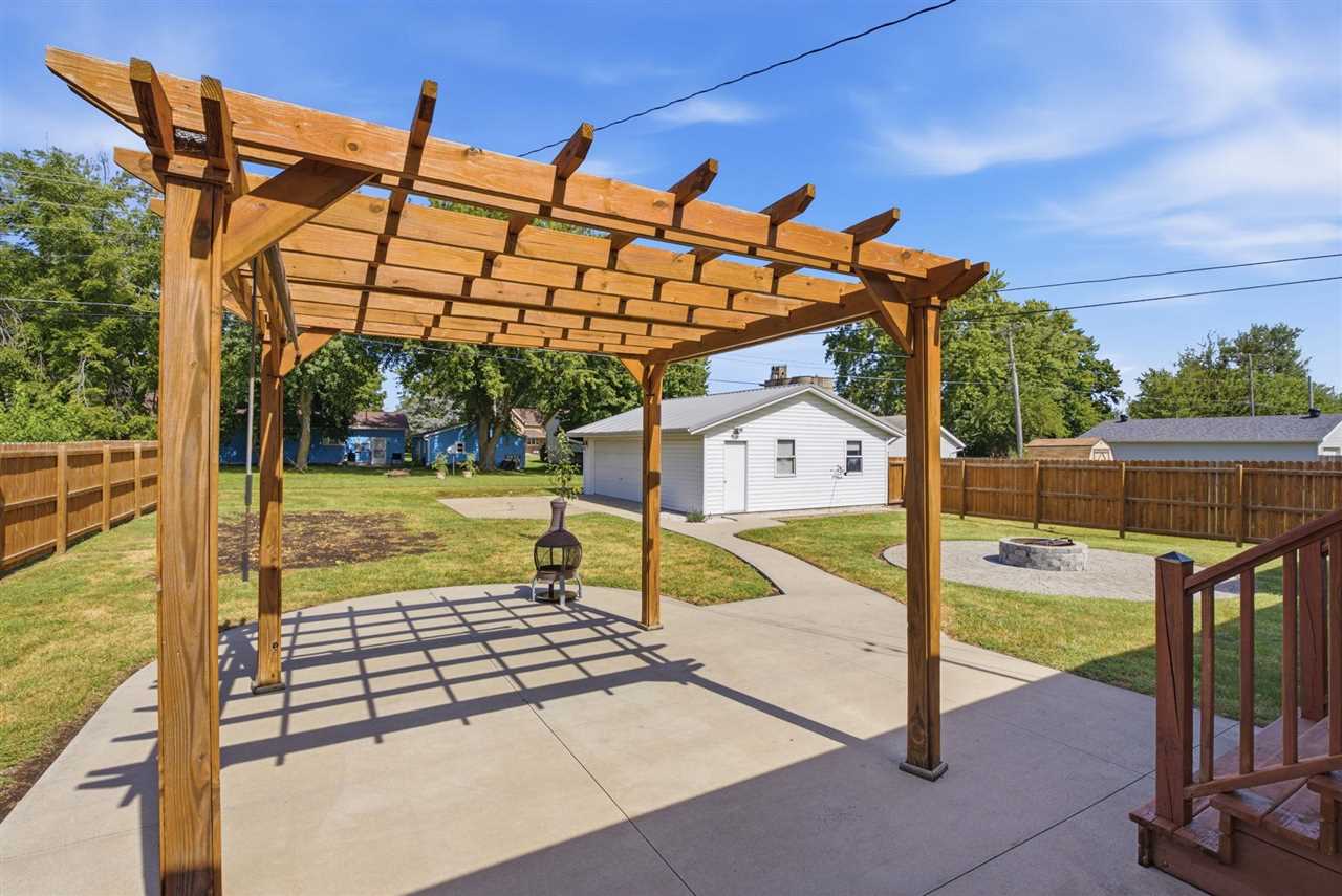 1306 E 2nd Street Washington IA 52353