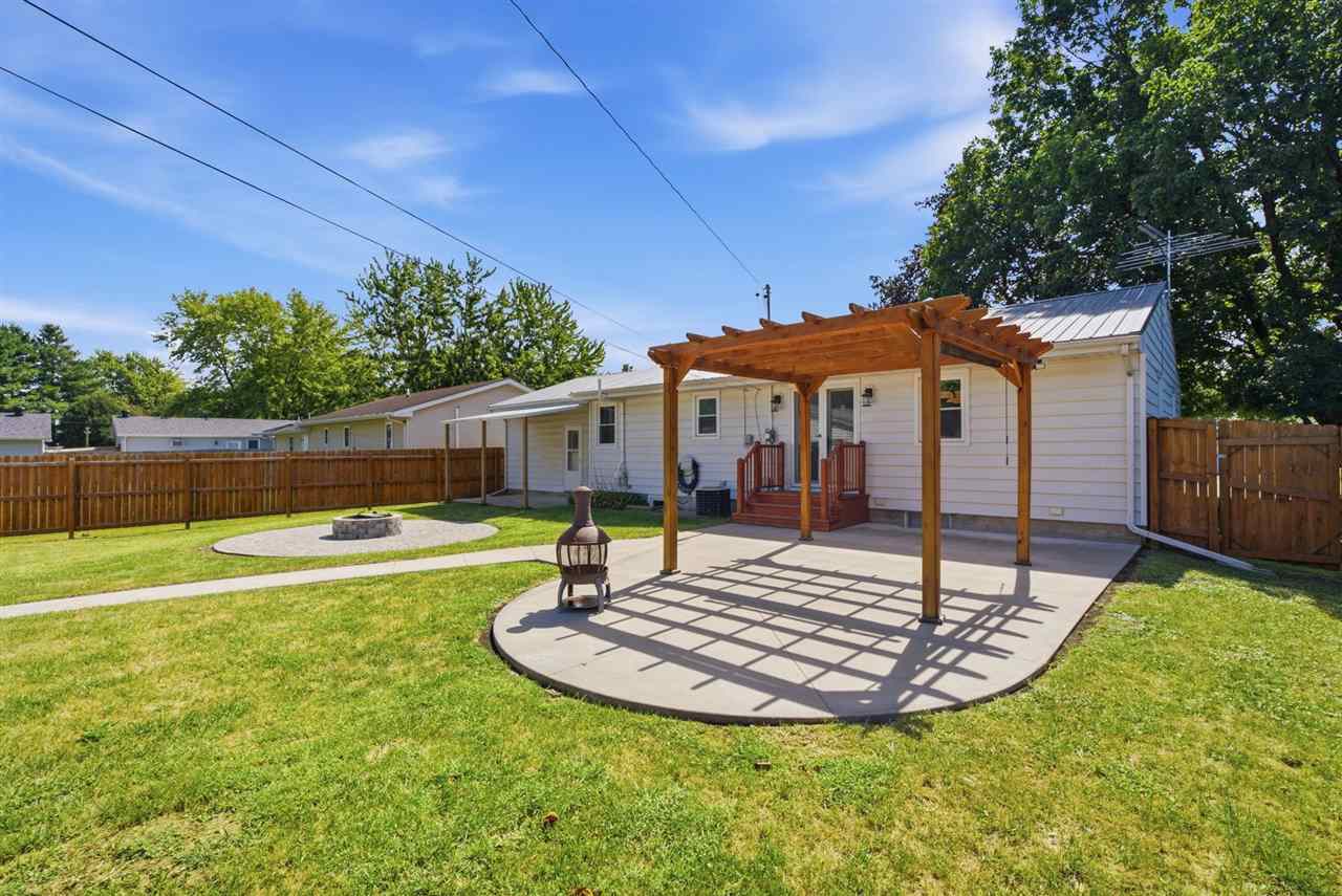 1306 E 2nd Street Washington IA 52353