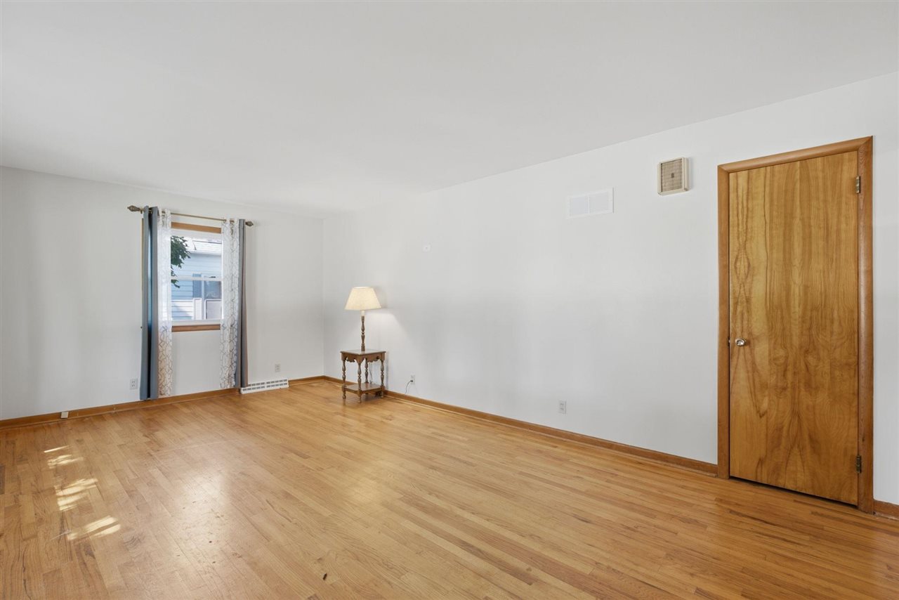 1306 E 2nd Street Washington IA 52353