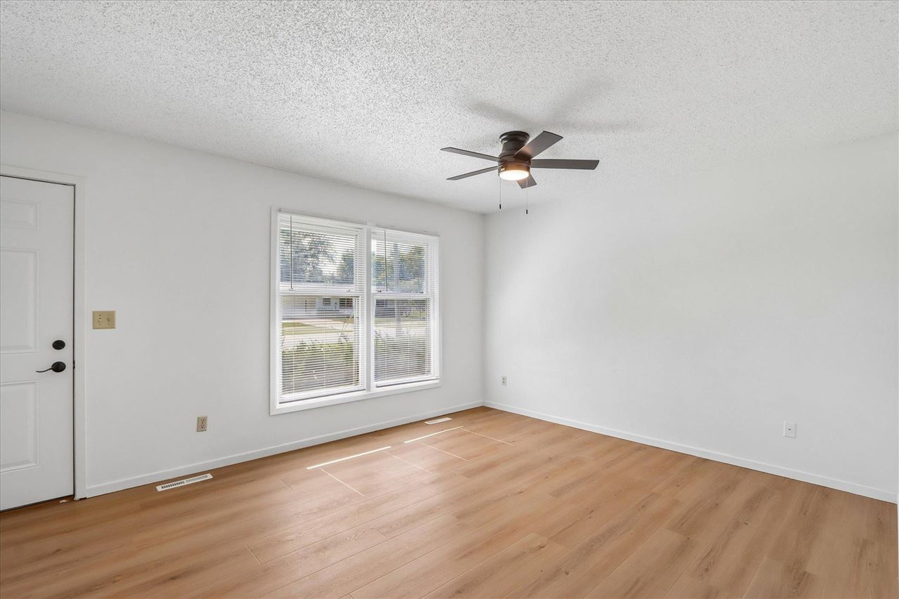 20 N Dubuque North Liberty IA 52317