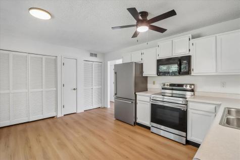 20 N Dubuque North Liberty IA 52317