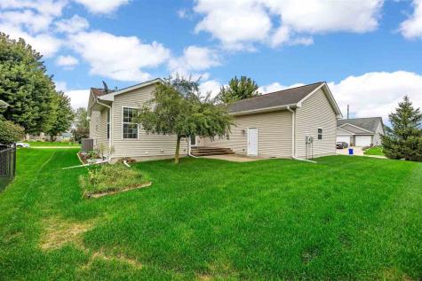 805 Raymond Drive Solon IA 52333