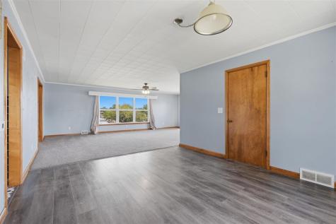 109 W Broad Street North English IA 52316