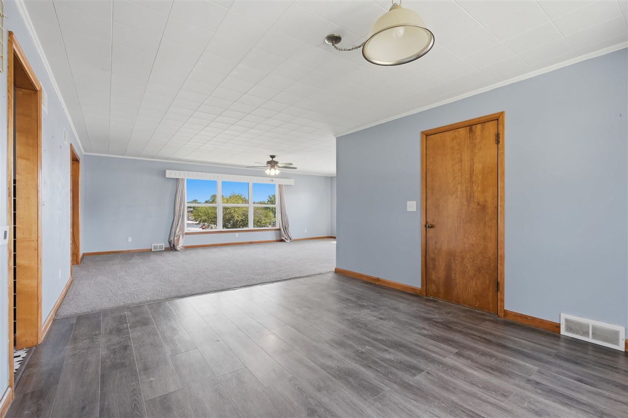 109 W Broad Street North English IA 52316