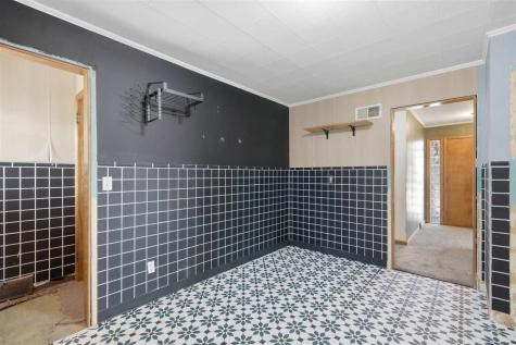 109 W Broad Street North English IA 52316