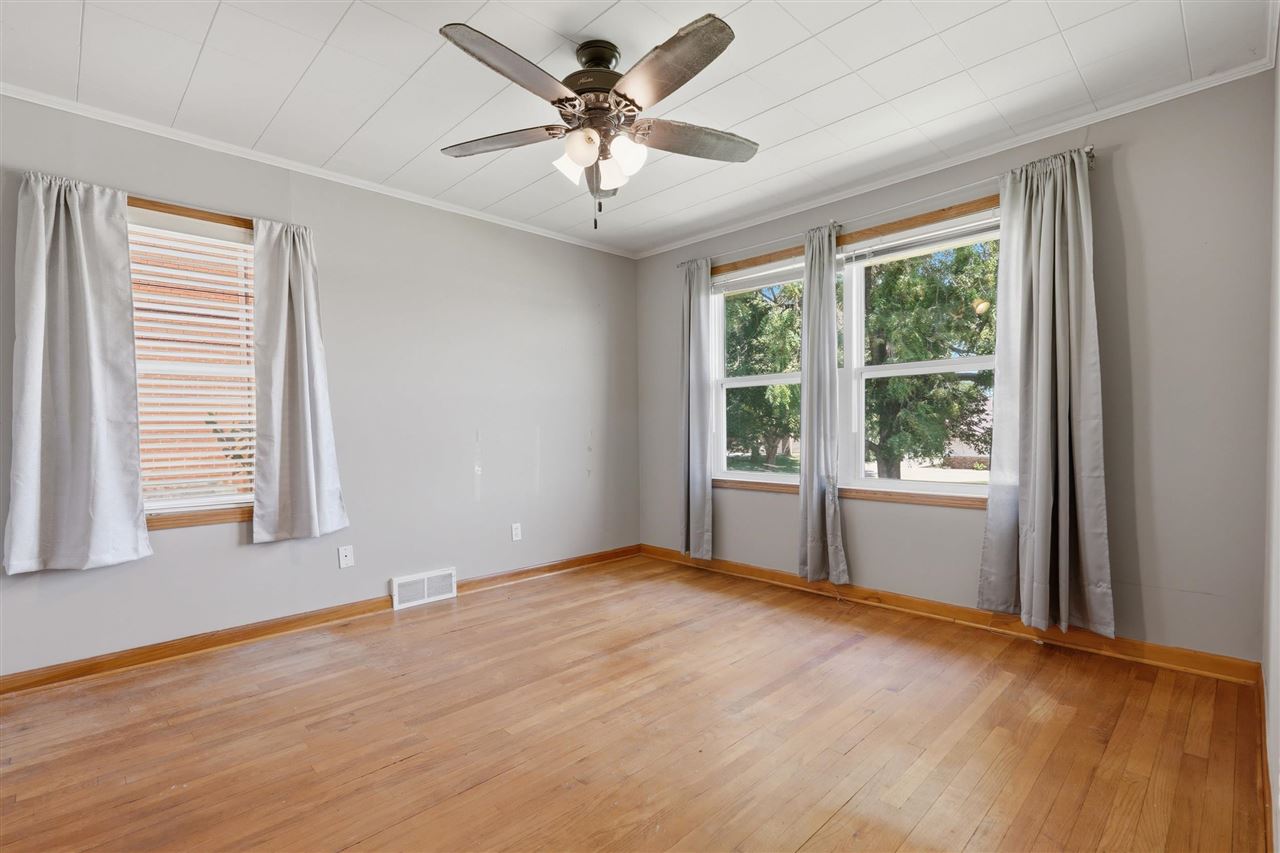 109 W Broad Street North English IA 52316