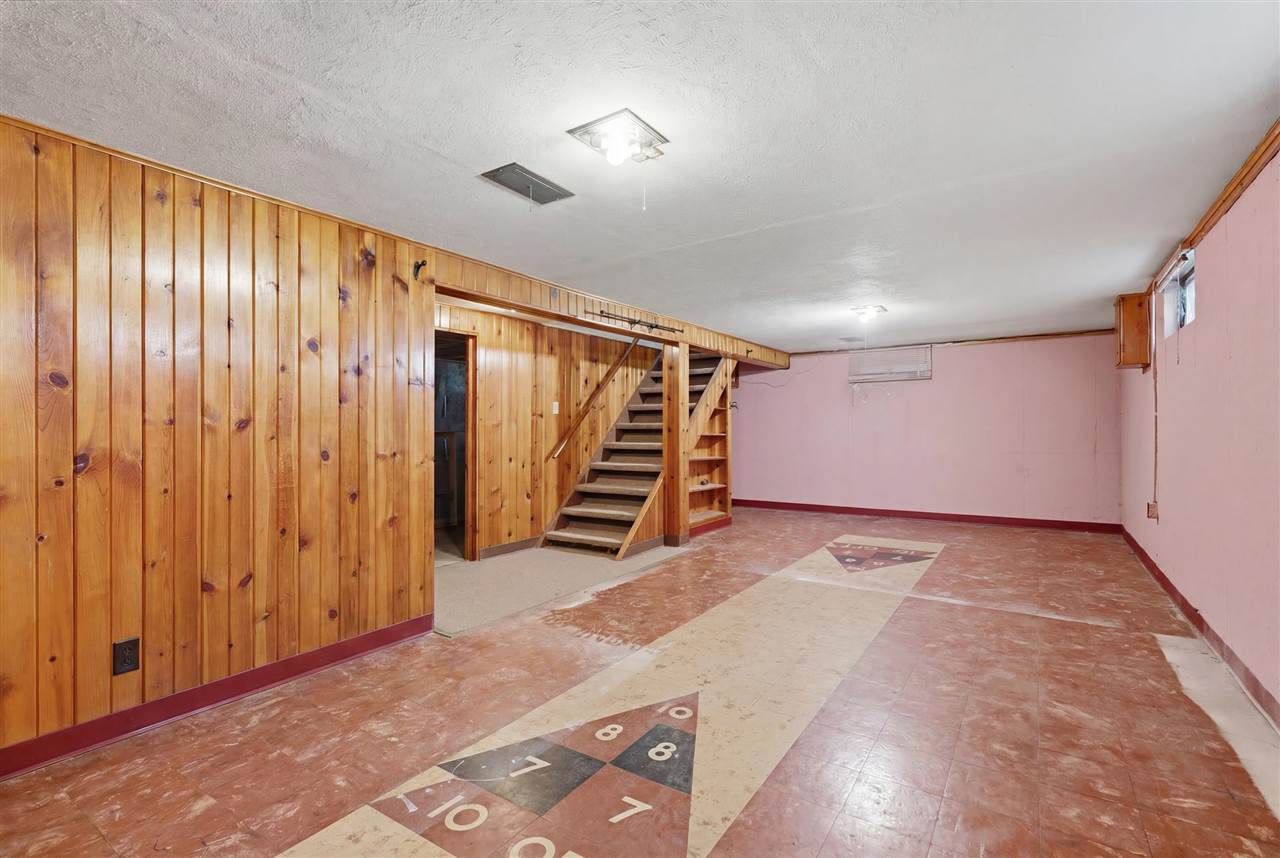 109 W Broad Street North English IA 52316