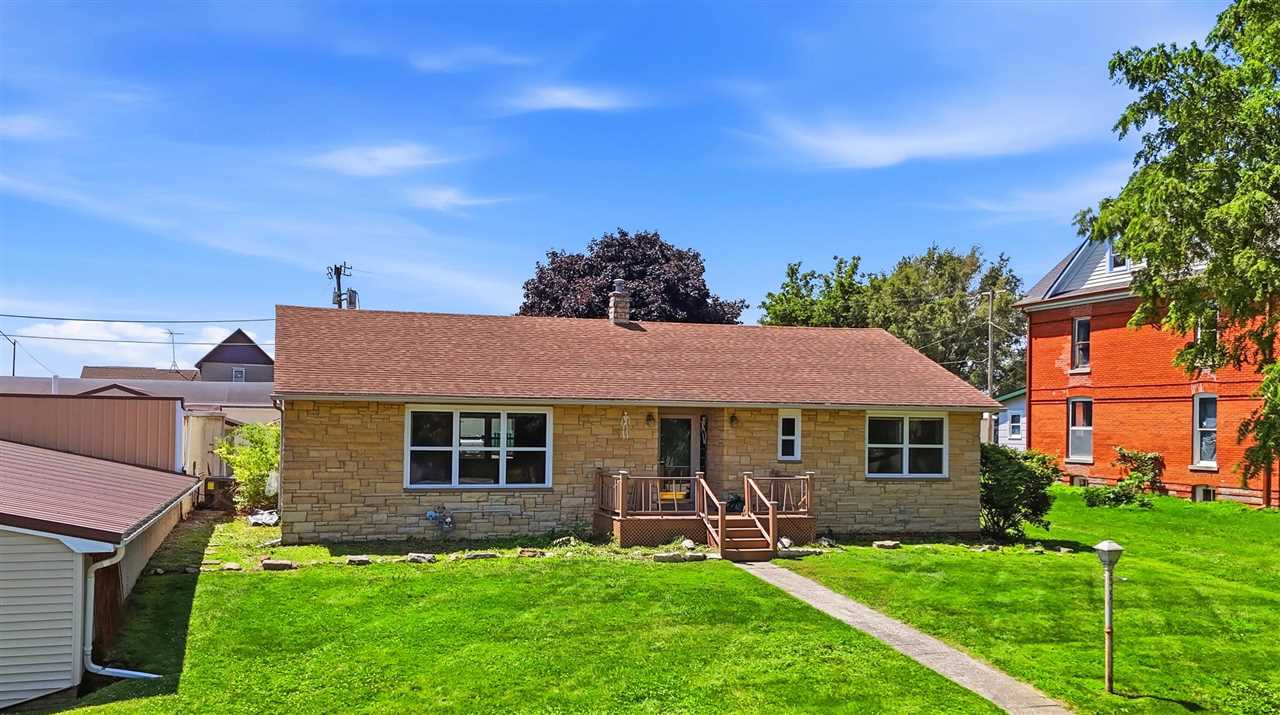 109 W Broad Street North English IA 52316