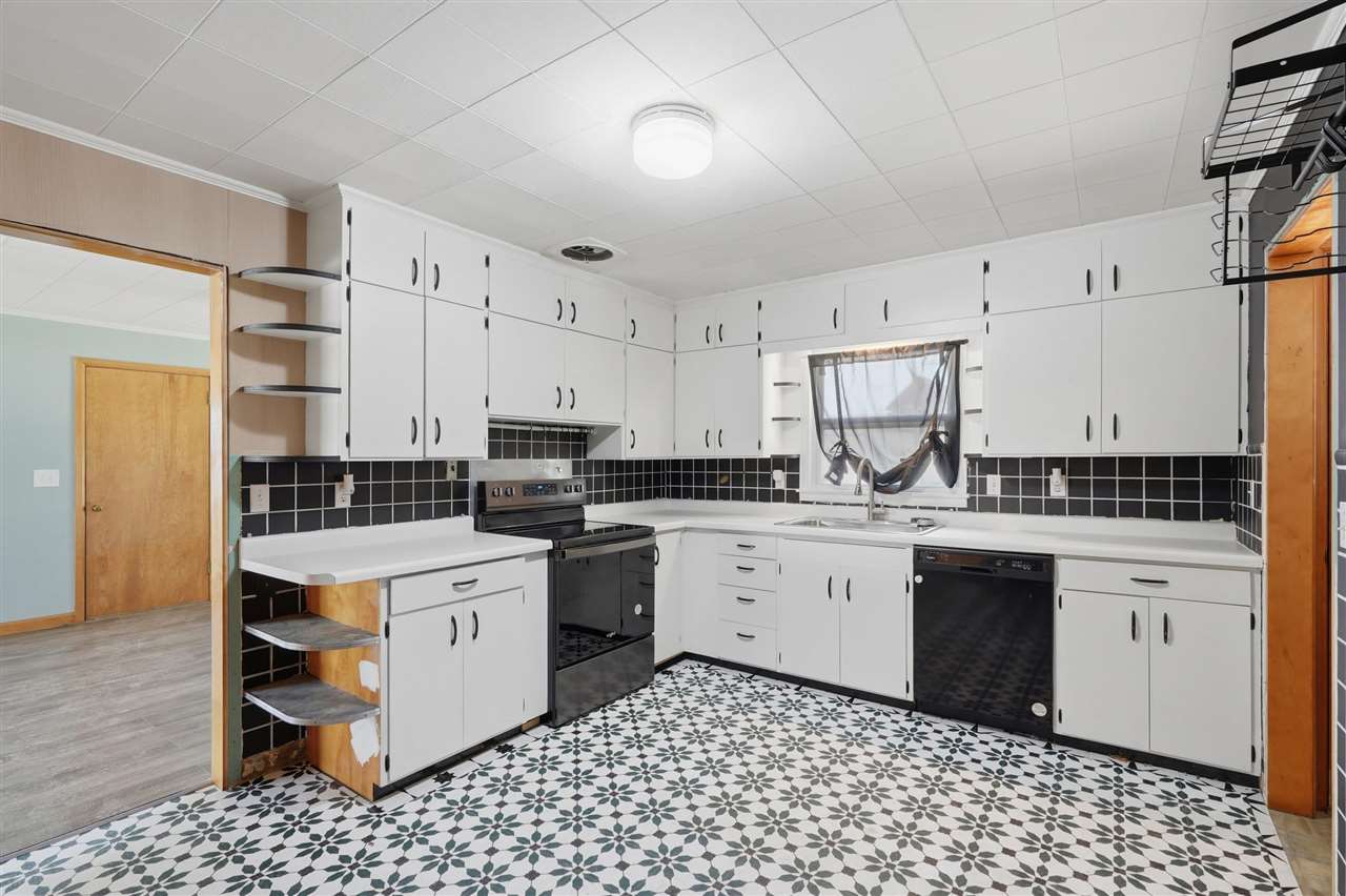109 W Broad Street North English IA 52316