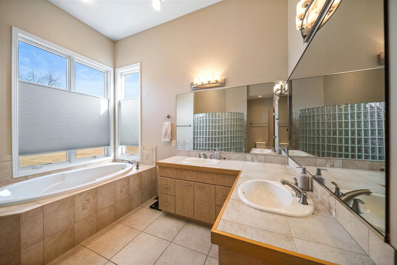 53 Burr Oak Court Iowa City IA 52246