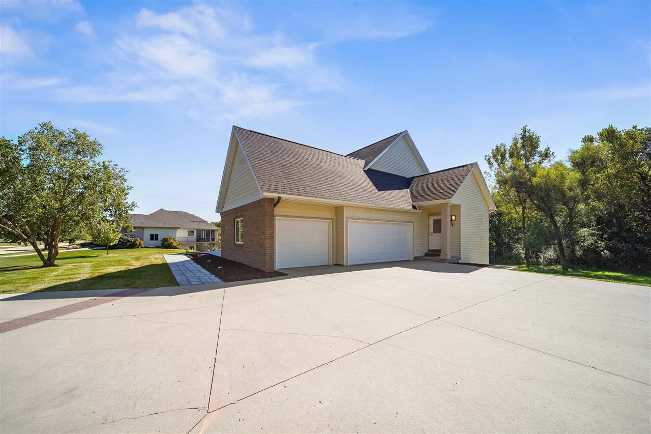 53 Burr Oak Court Iowa City IA 52246