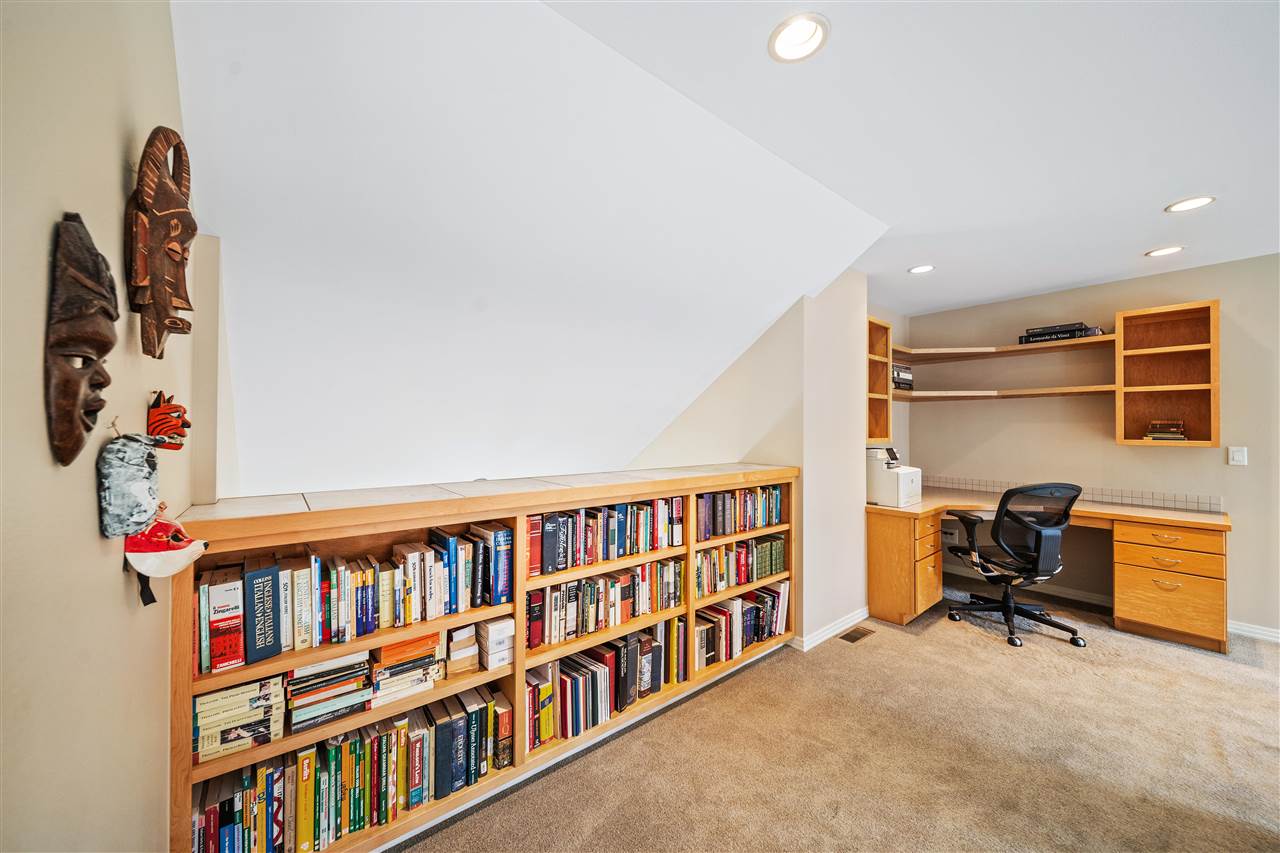 53 Burr Oak Court Iowa City IA 52246
