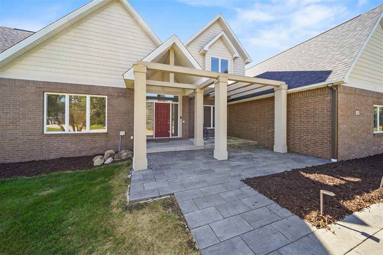 53 Burr Oak Court Iowa City IA 52246