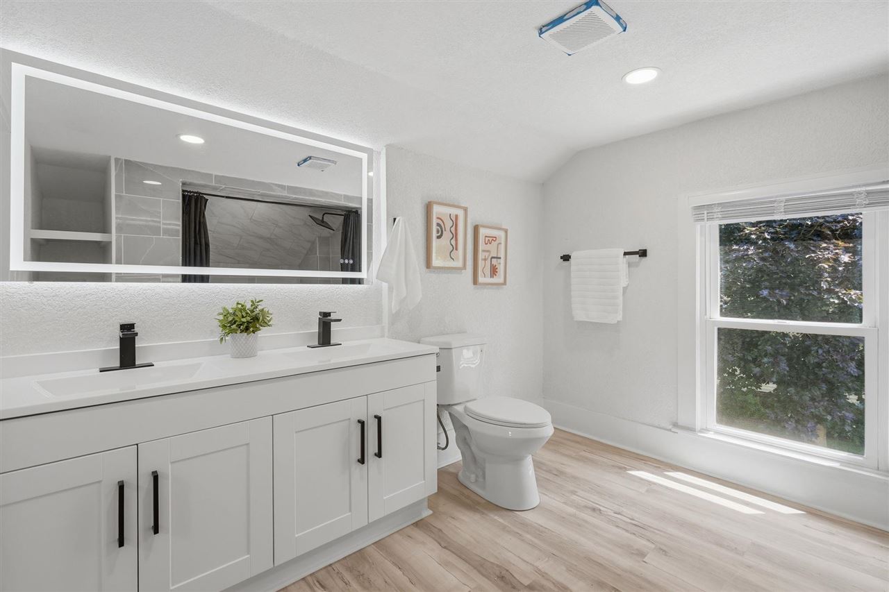 411 5th Avenue Clarence IA 52216