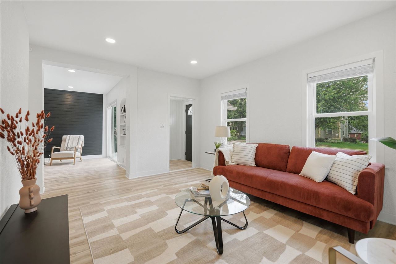 411 5th Avenue Clarence IA 52216