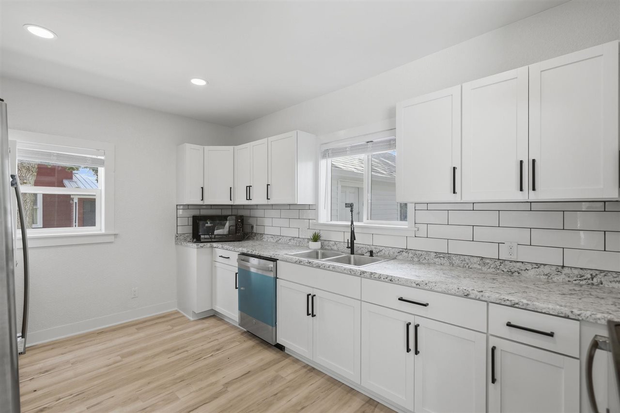 411 5th Avenue Clarence IA 52216