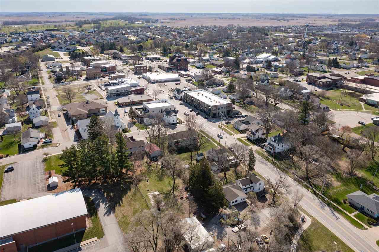 220/230 W Main Street Solon IA 52333