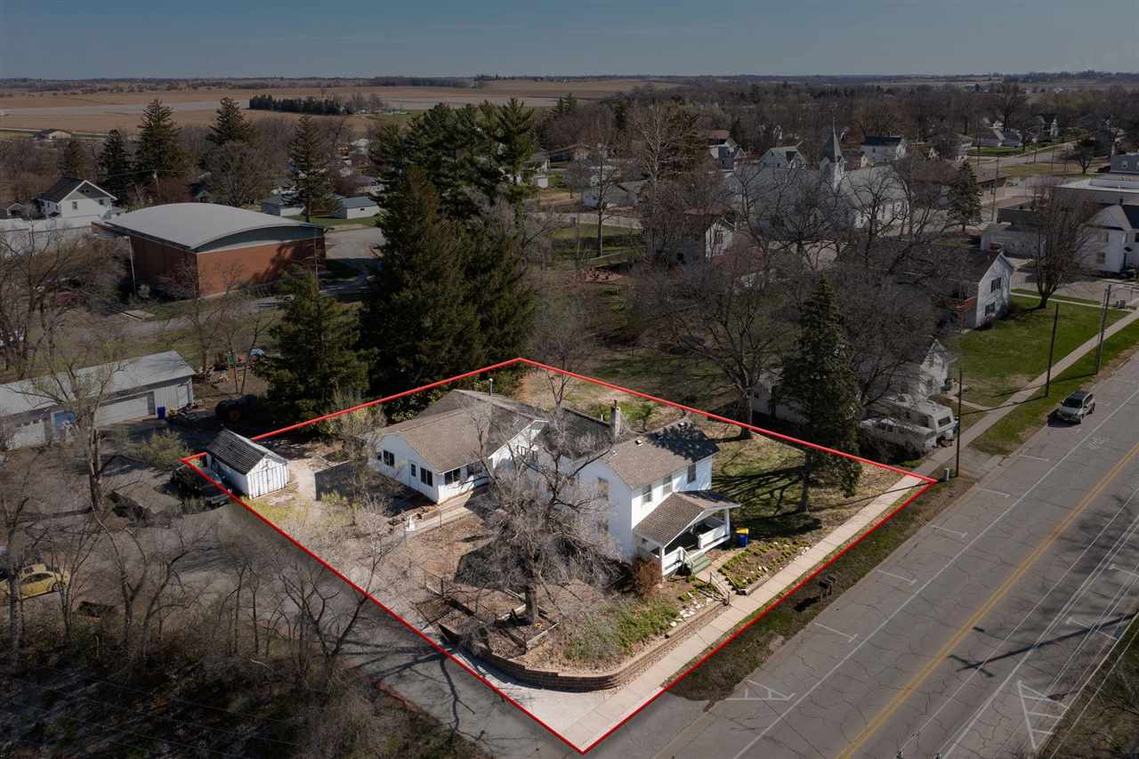 220/230 W Main Street Solon IA 52333