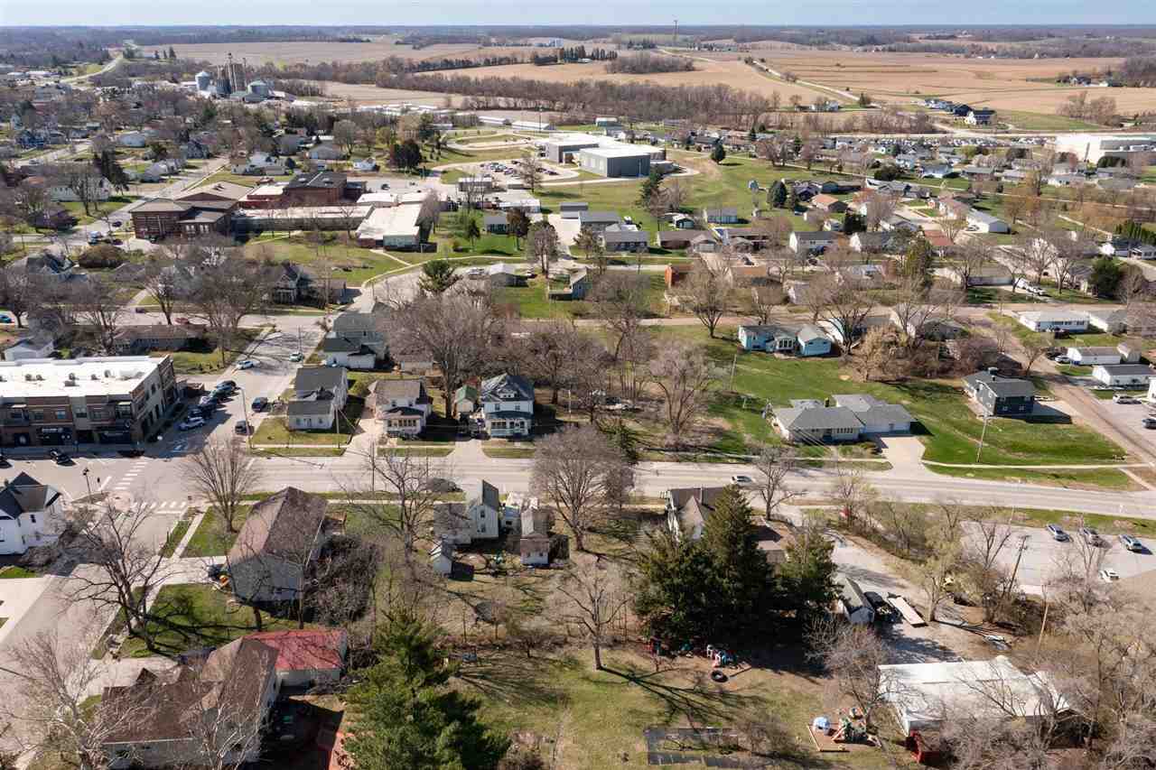 220/230 W Main Street Solon IA 52333