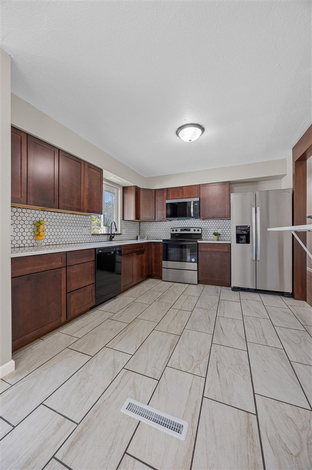 1608 Morris Avenue NW Cedar Rapids IA 52405