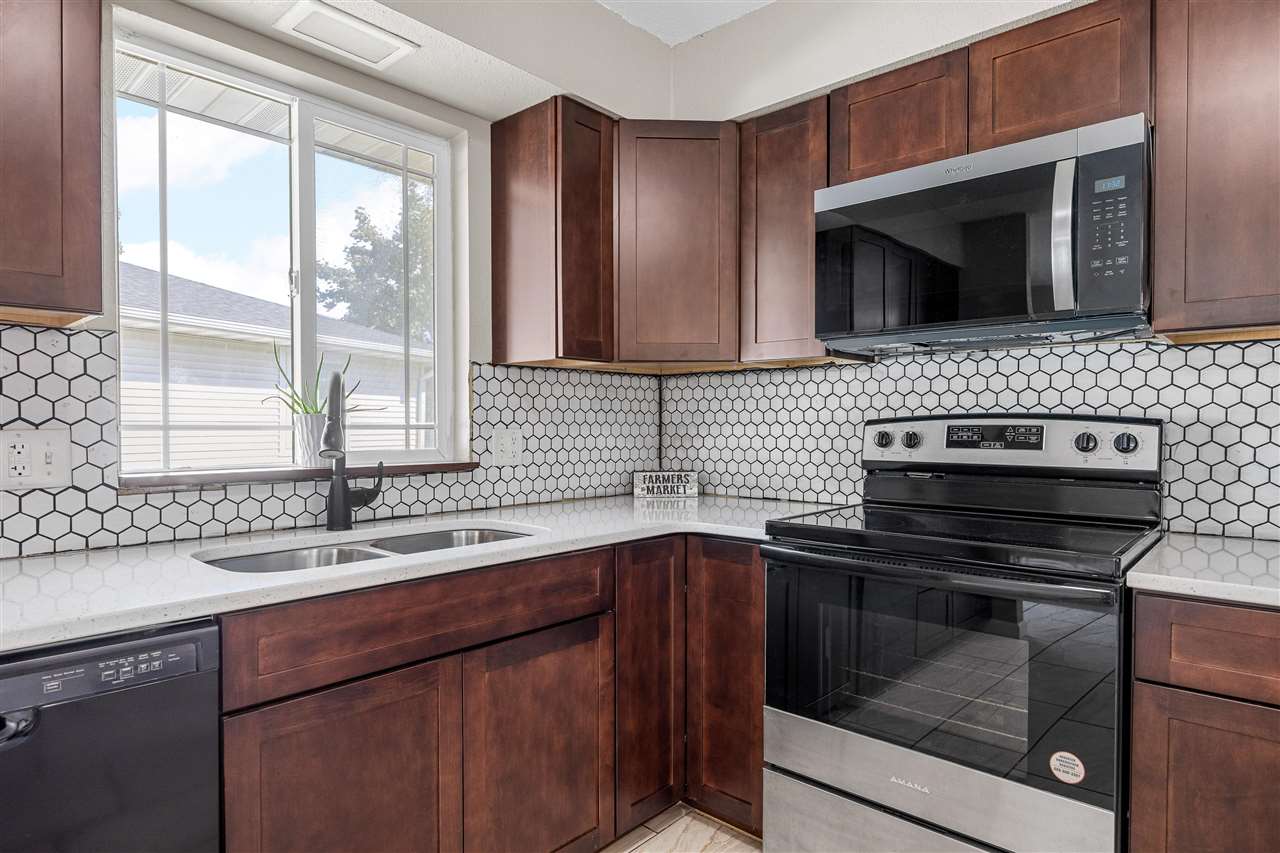 1608 Morris Avenue NW Cedar Rapids IA 52405