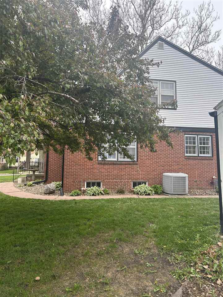 1119 Hyde Drive Des Moines IA 50315