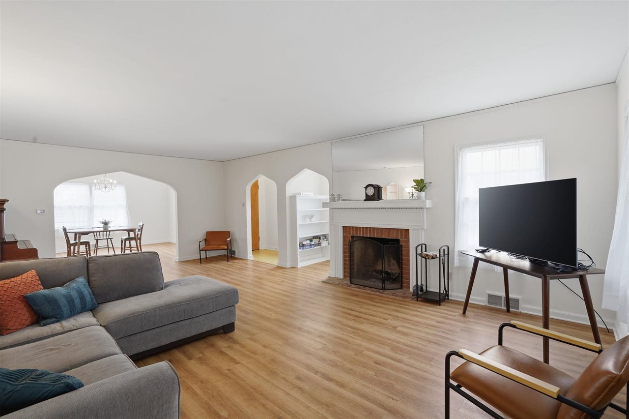 1119 Hyde Drive Des Moines IA 50315