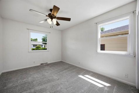 1621 47th Street NE Cedar Rapids IA 52402