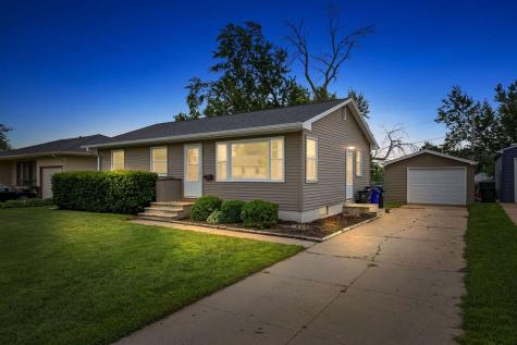 1621 47th Street NE Cedar Rapids IA 52402