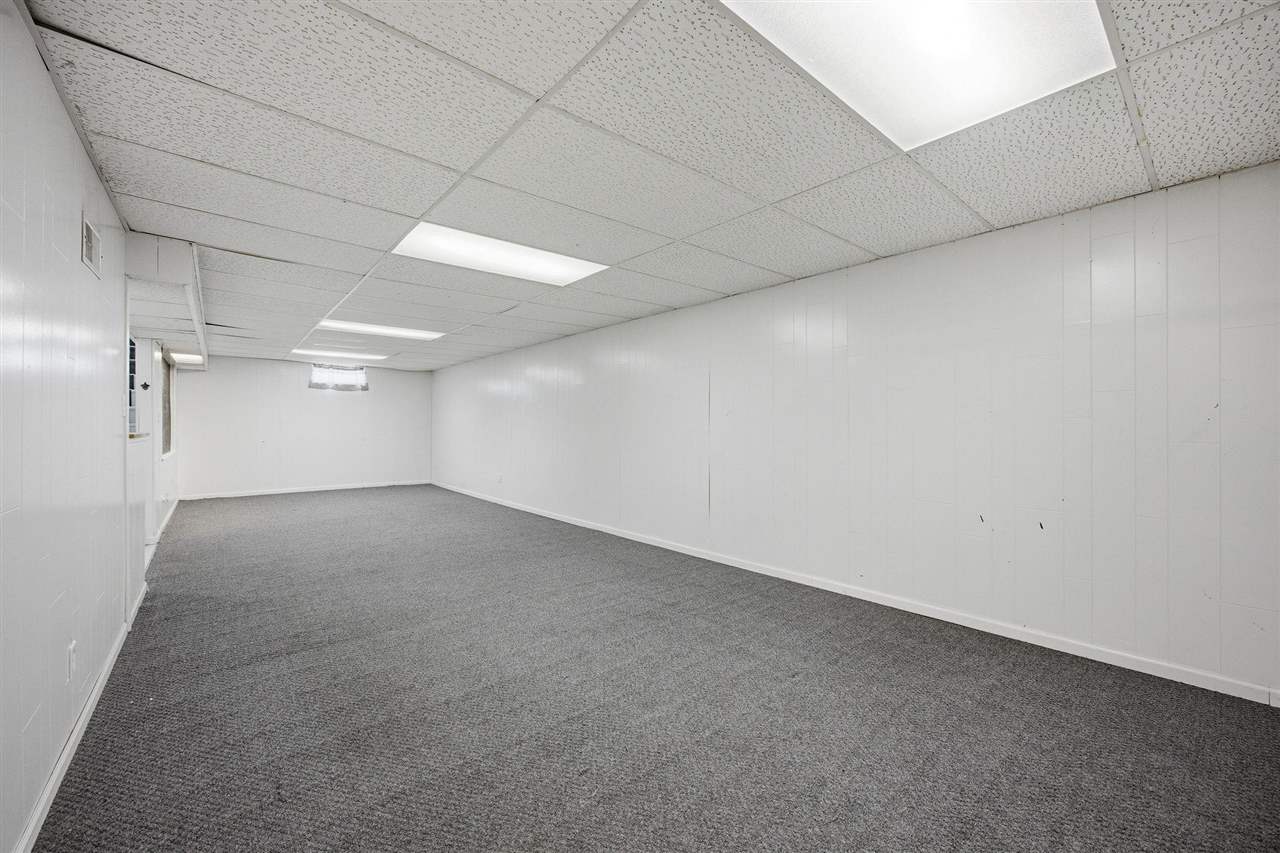 1621 47th Street NE Cedar Rapids IA 52402