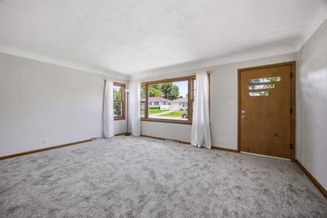 1621 47th Street NE Cedar Rapids IA 52402