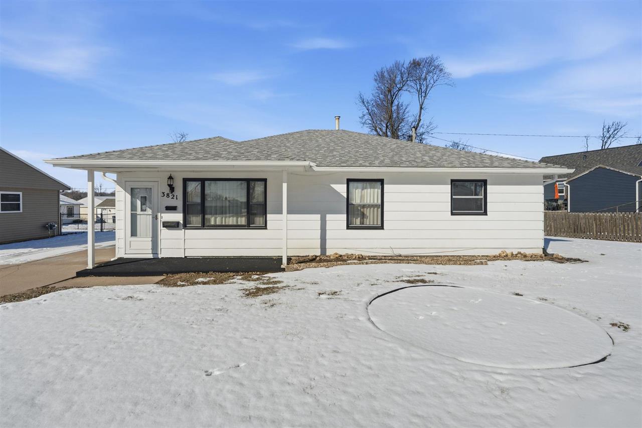 3821 Oakland Road NE Cedar Rapids IA 52402