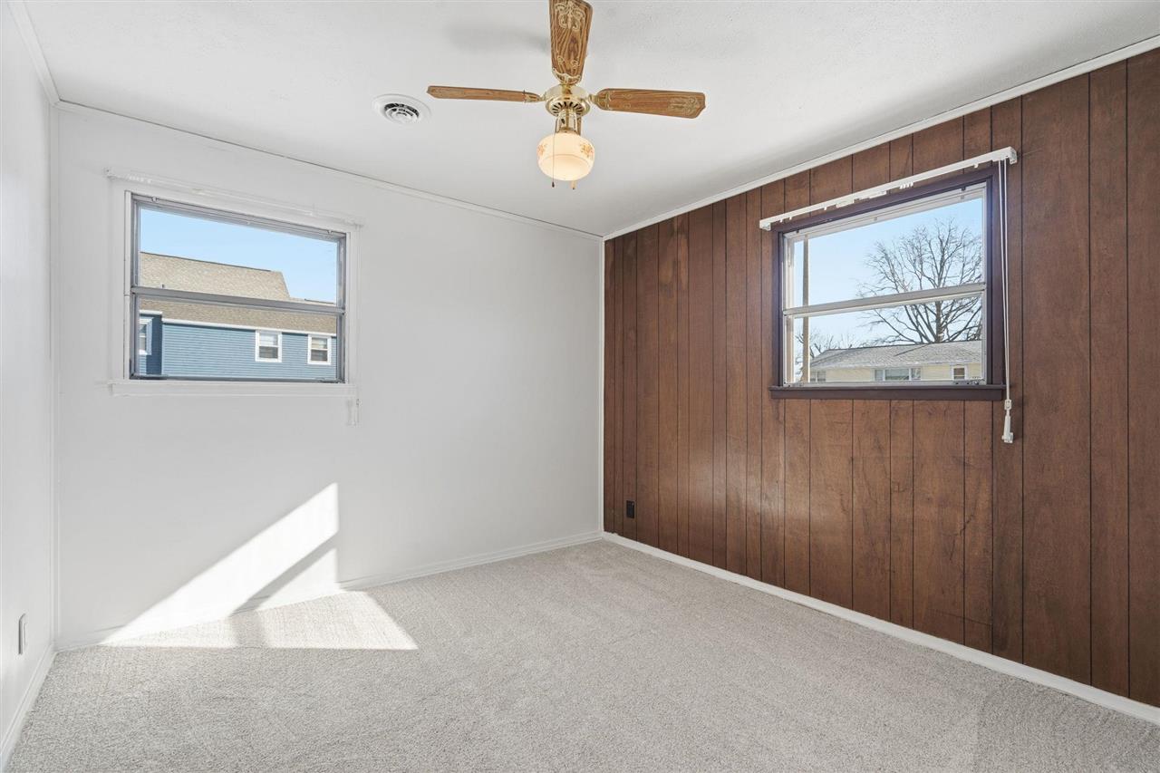 3821 Oakland Road NE Cedar Rapids IA 52402