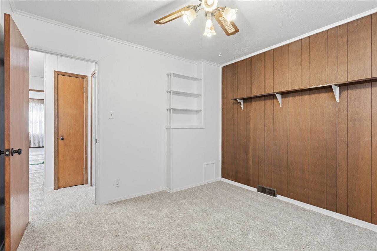 3821 Oakland Road NE Cedar Rapids IA 52402