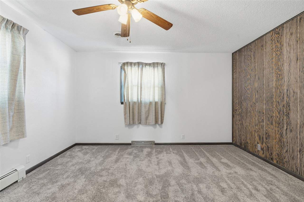 3821 Oakland Road NE Cedar Rapids IA 52402