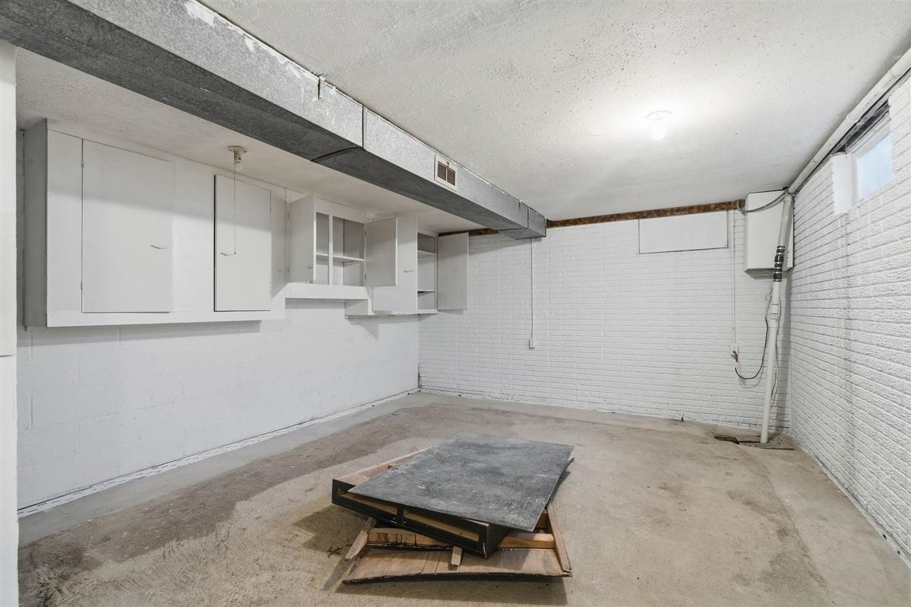 3821 Oakland Road NE Cedar Rapids IA 52402