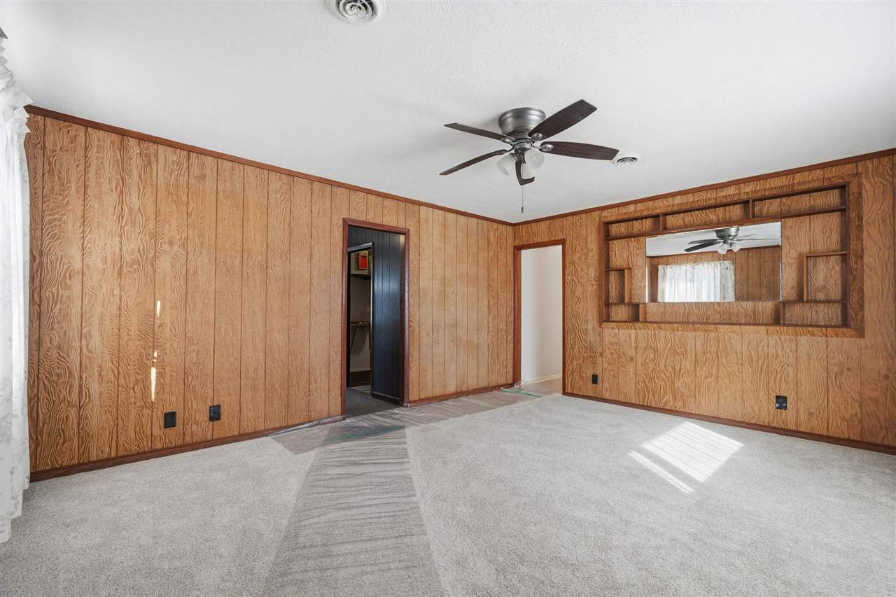 3821 Oakland Road NE Cedar Rapids IA 52402