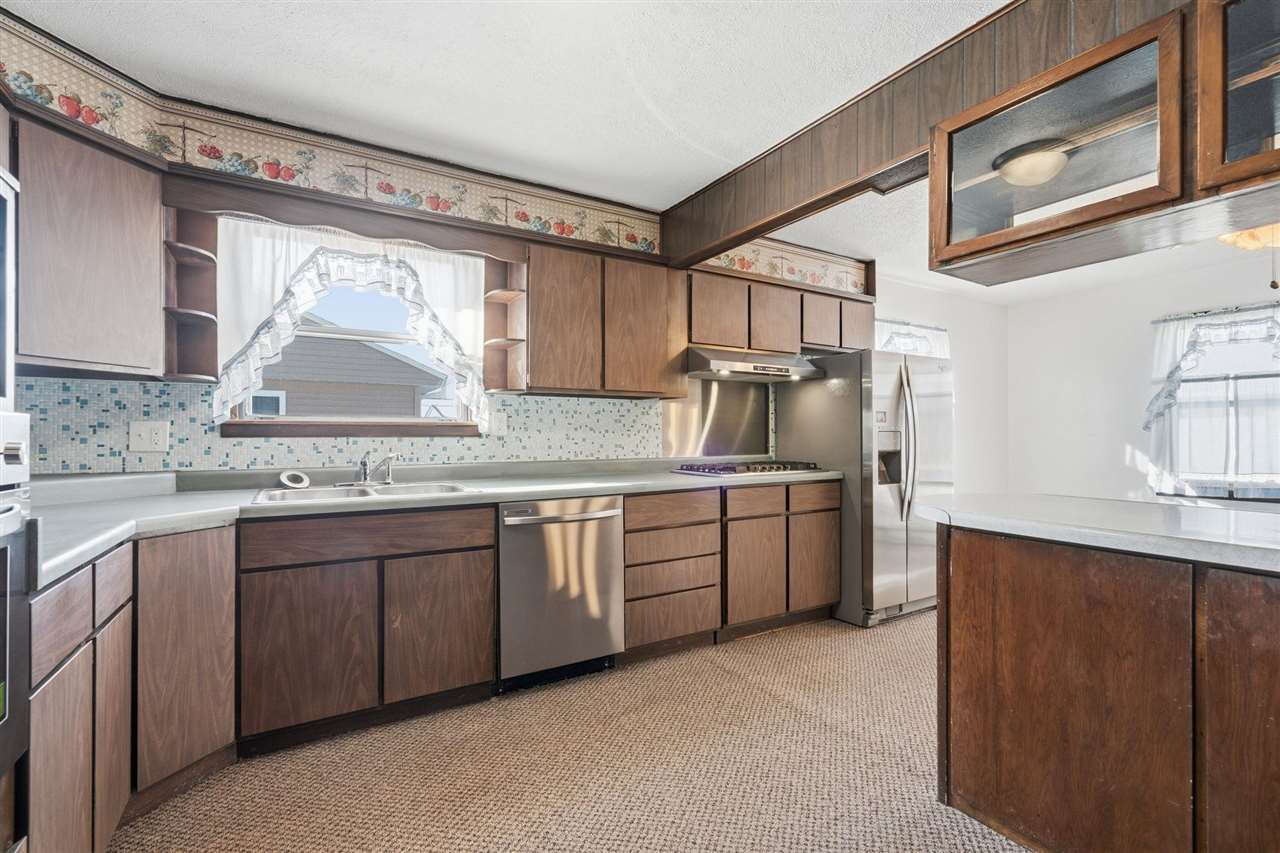 3821 Oakland Road NE Cedar Rapids IA 52402