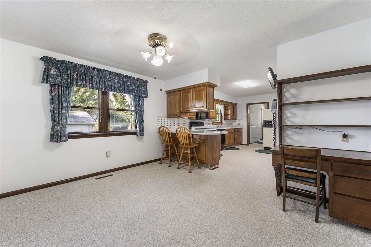 116 Roy El Road Wapello IA 52653