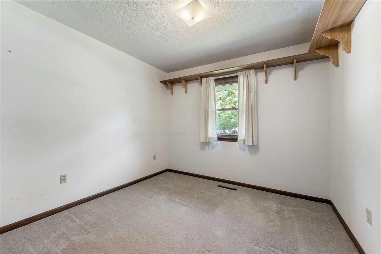 116 Roy El Road Wapello IA 52653