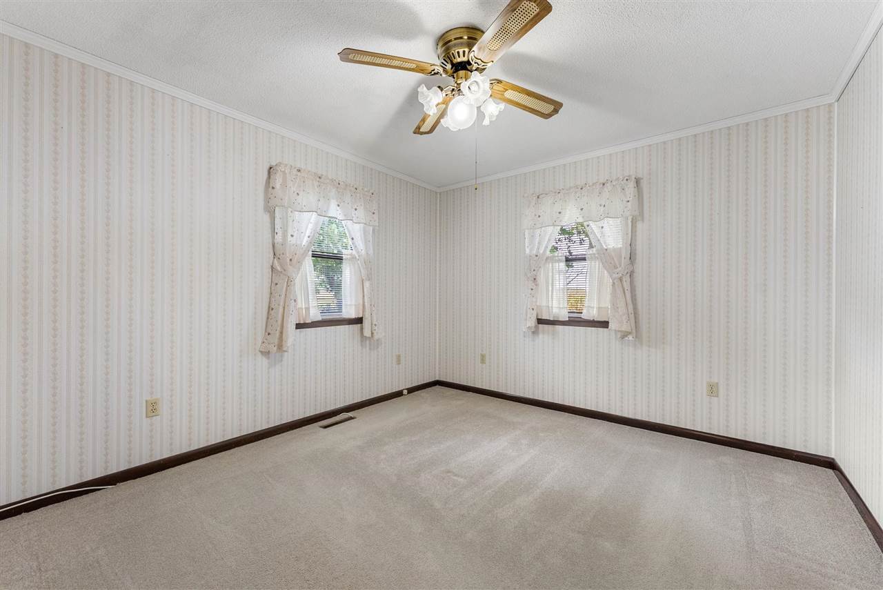 116 Roy El Road Wapello IA 52653