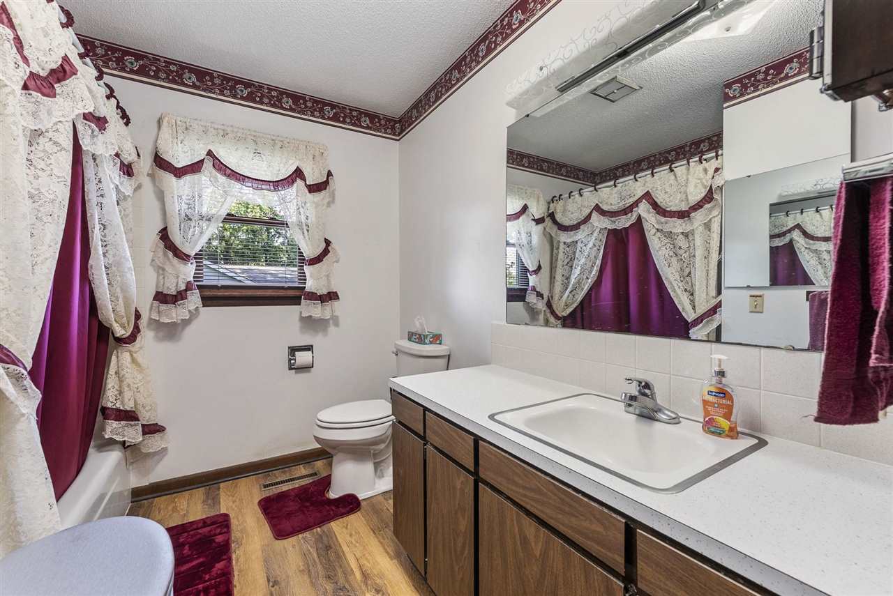 116 Roy El Road Wapello IA 52653