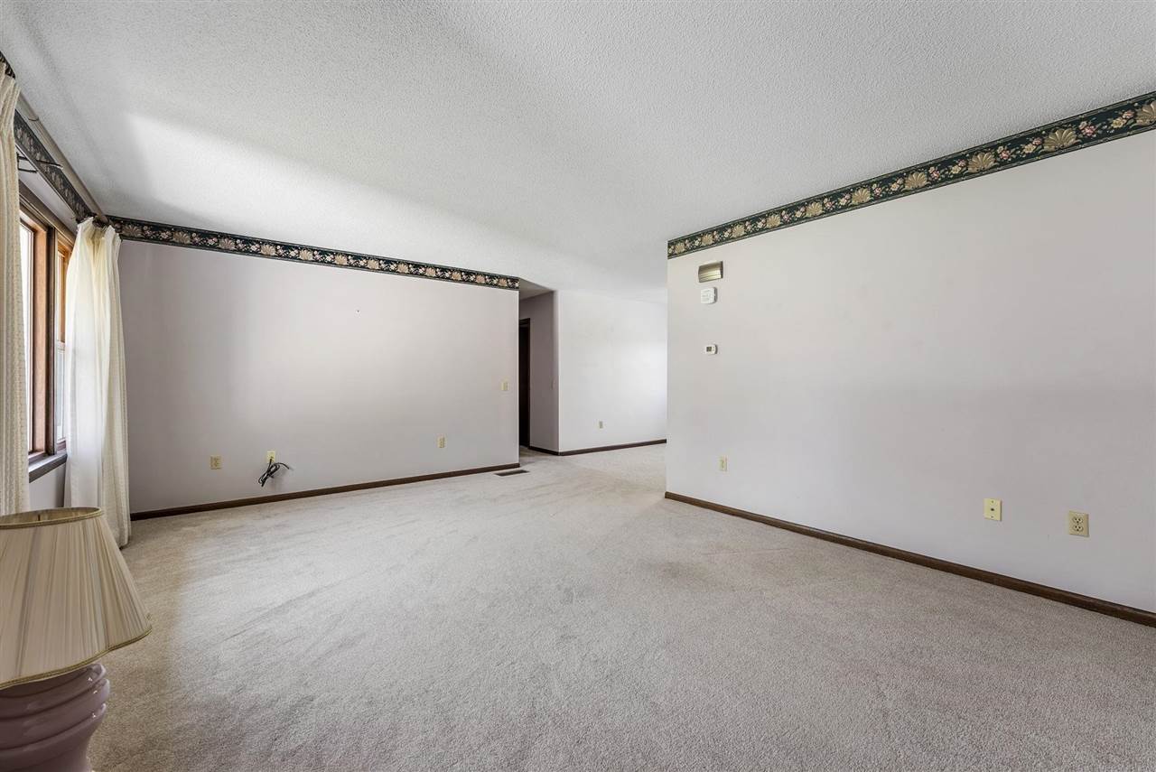 116 Roy El Road Wapello IA 52653